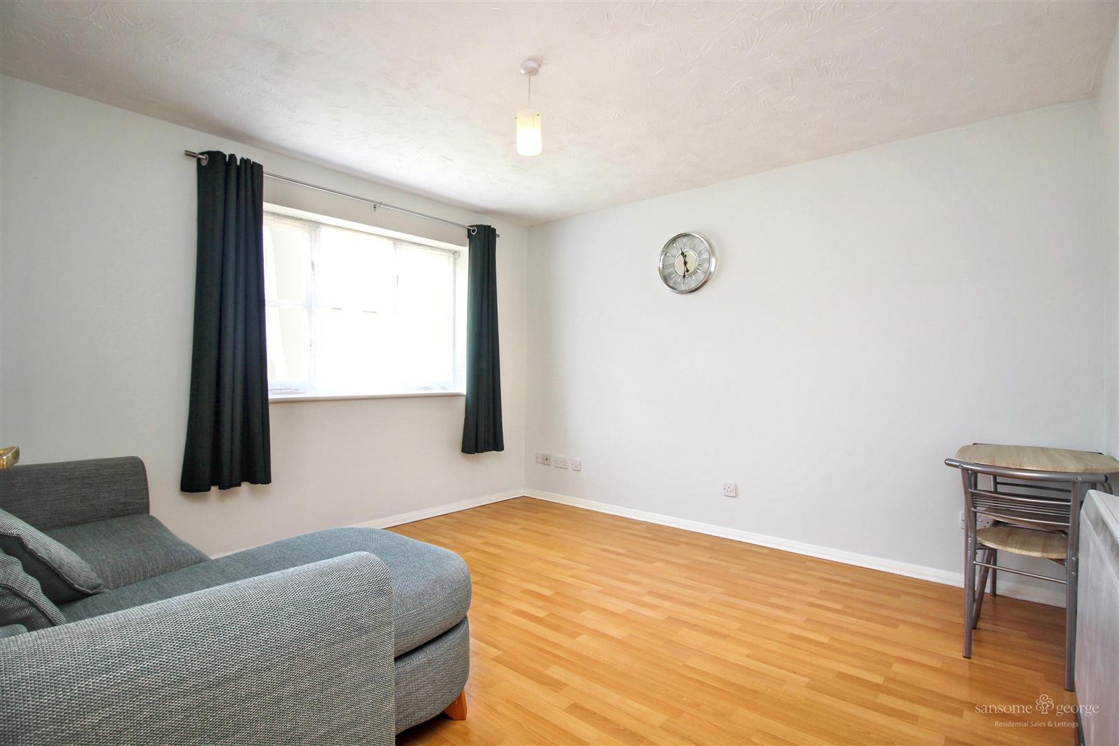 1 bed property in Elm Park, Reading